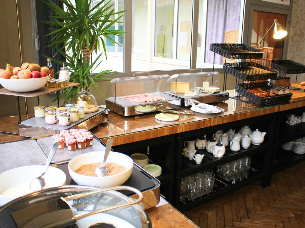 Grand Hotel De Bourbon-Lancy - Spa Et Restaurant - Logis Eksteriør bilde