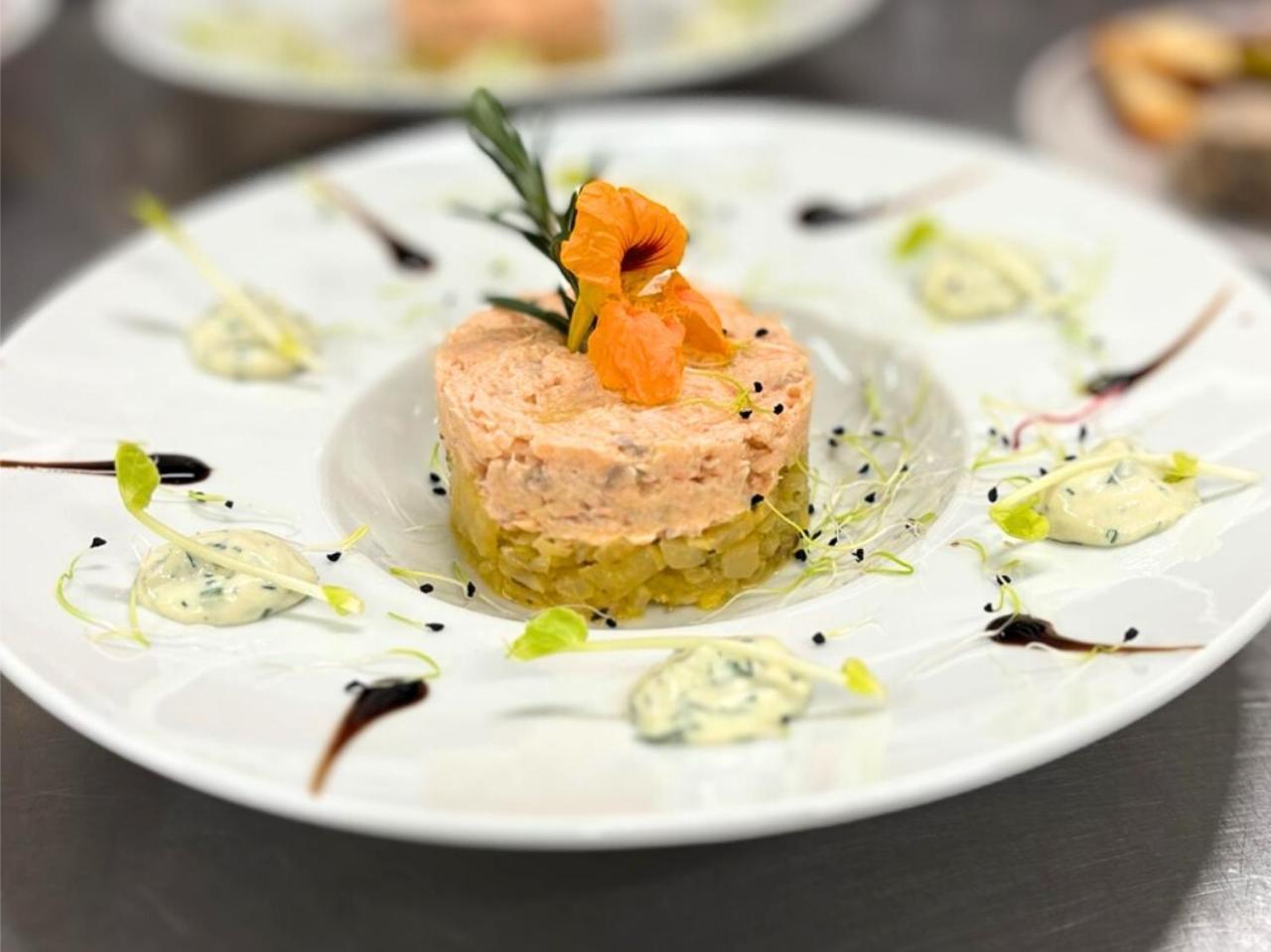 Grand Hotel De Bourbon-Lancy - Spa Et Restaurant - Logis Eksteriør bilde