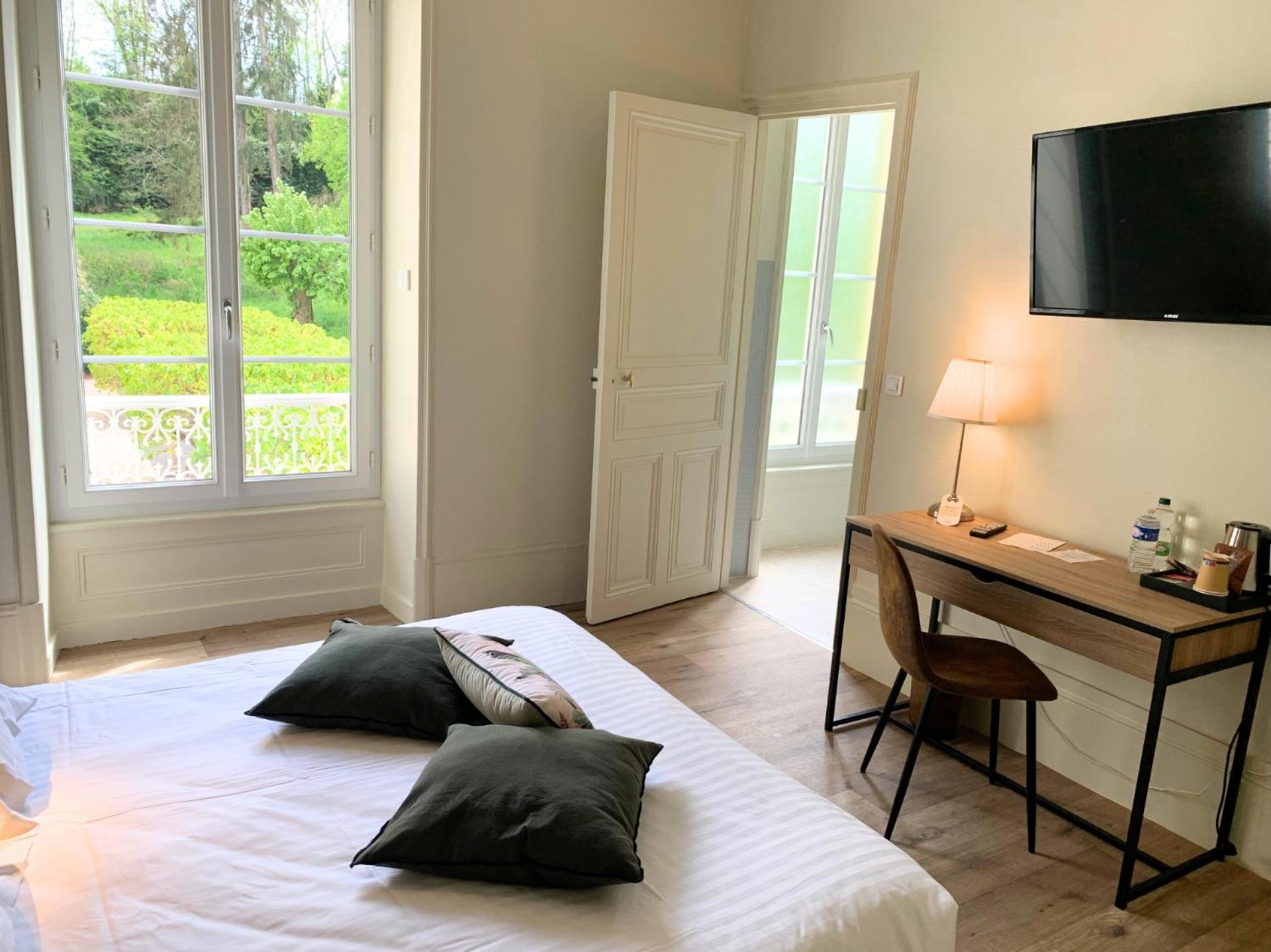 Grand Hotel De Bourbon-Lancy - Spa Et Restaurant - Logis Eksteriør bilde
